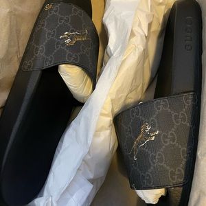 Gucci, Black with tiger images